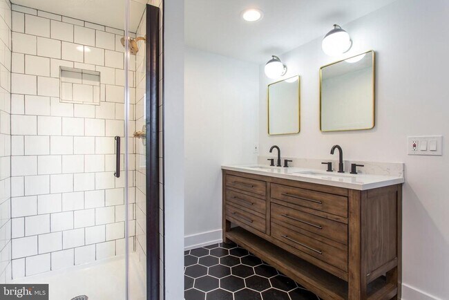 Building Photo - 2120 Ellsworth St