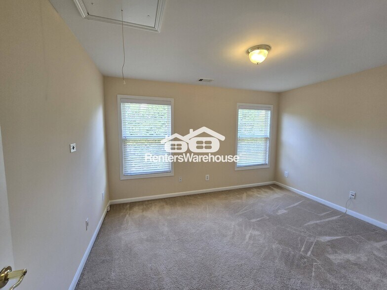 Building Photo - 2761 Autumn View Dr