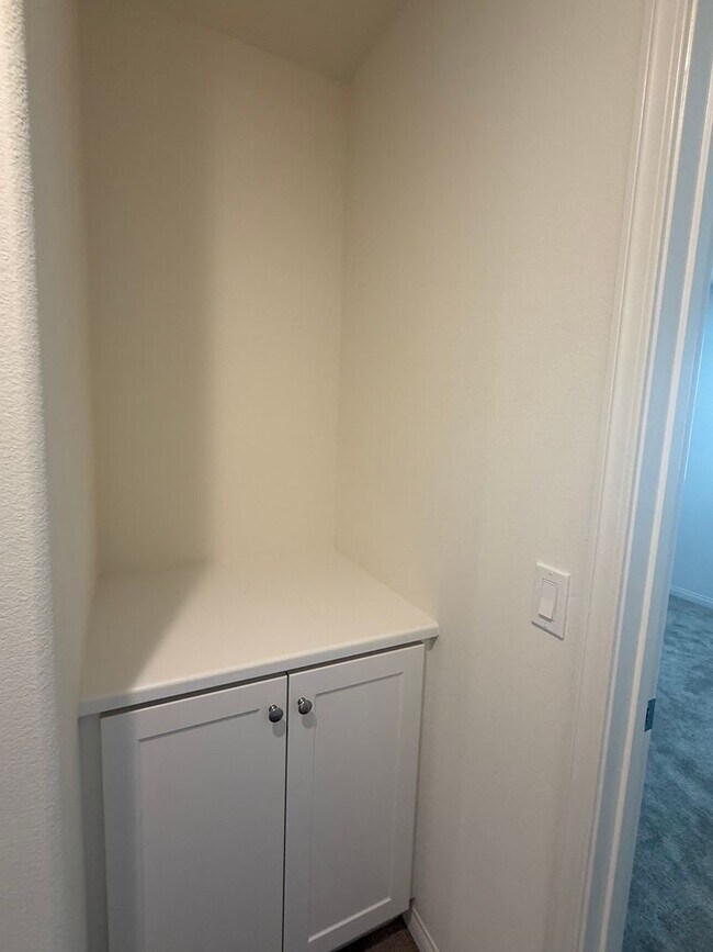 Building Photo - Victorville- New Richmond Home, 3 bedrooms...