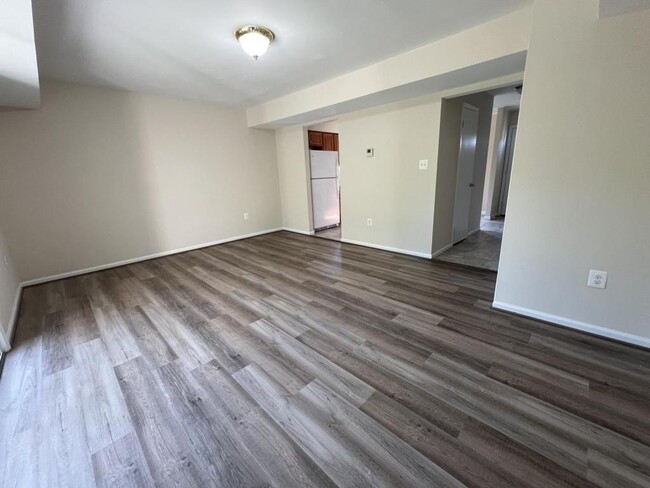 Building Photo - 937 Holborn Ct
