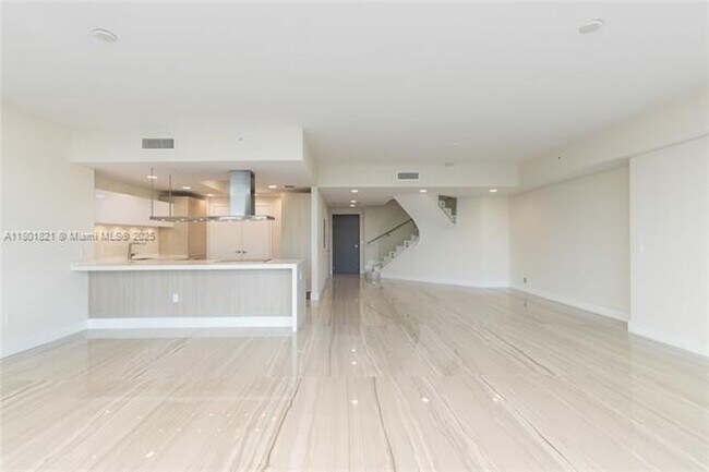 Building Photo - 17111 Biscayne Blvd