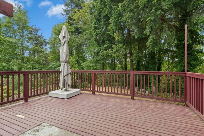 Building Photo - 4bd/2.5ba Bellevue Home