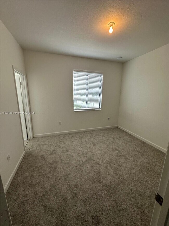 Building Photo - Northeast 3rd Place, North Miami Beach, FL 33179 - 3 BR 3 BA townhouse
