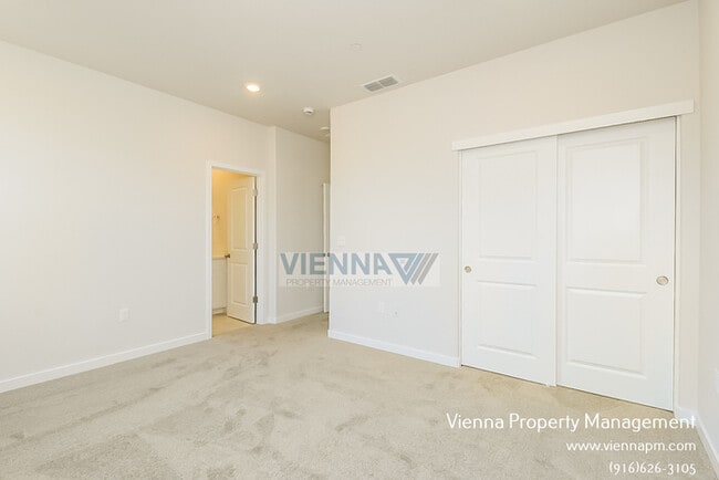 Building Photo - 3935 Prairie Blues St