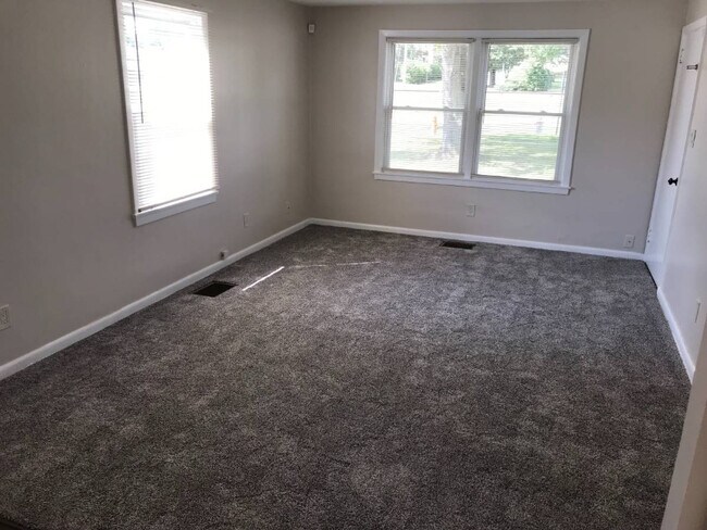 Building Photo - 4637 Southern Blvd