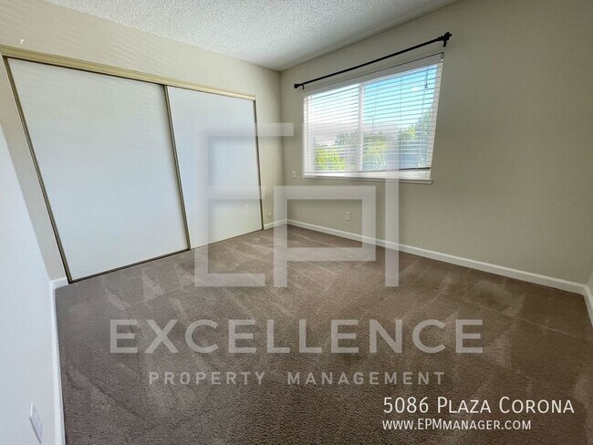 Building Photo - 5086 Plaza Corona