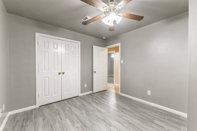 Building Photo - 8322 Kingsbridge Meadow Dr