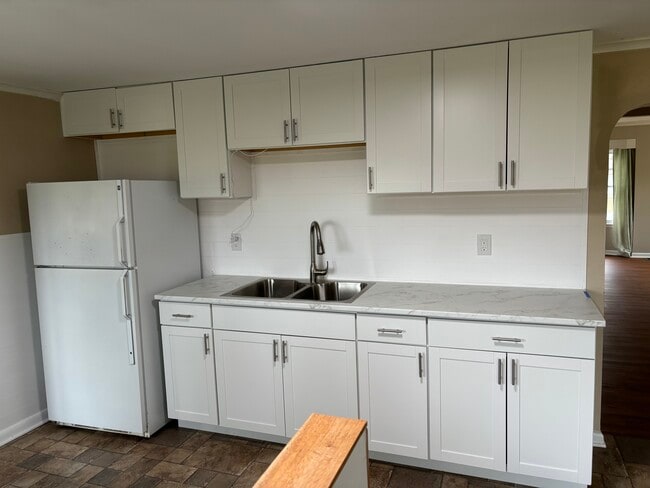 Building Photo - 5004 Macon Hwy