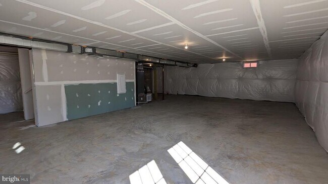 Building Photo - 11 Edinburgh Ct