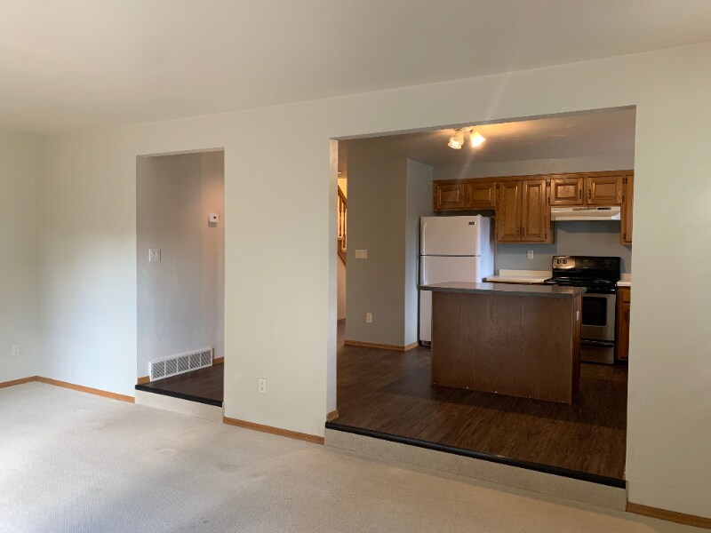 Building Photo - 2216 Woodrow Way