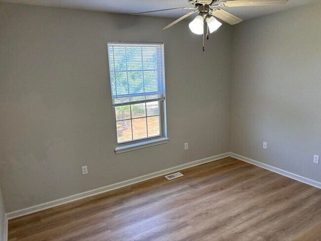 Building Photo - 4012 Snowy Owl Dr