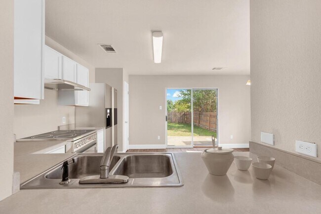 Building Photo - 2406 Glen Field Dr