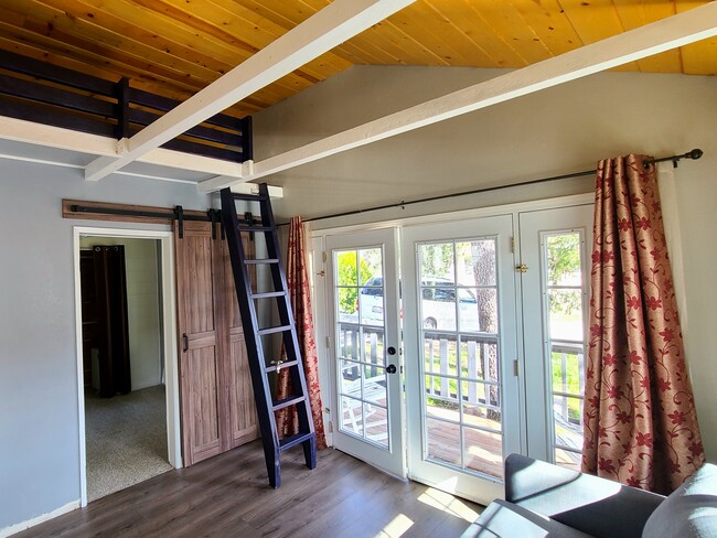 Building Photo - 43695 Trail G