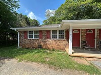 Building Photo - Love Thy Neighbors!