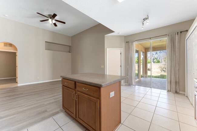 Building Photo - Absolutely stunning 3BR/2BA & 2-Car Garage home in highly sought-after Ballantrae community