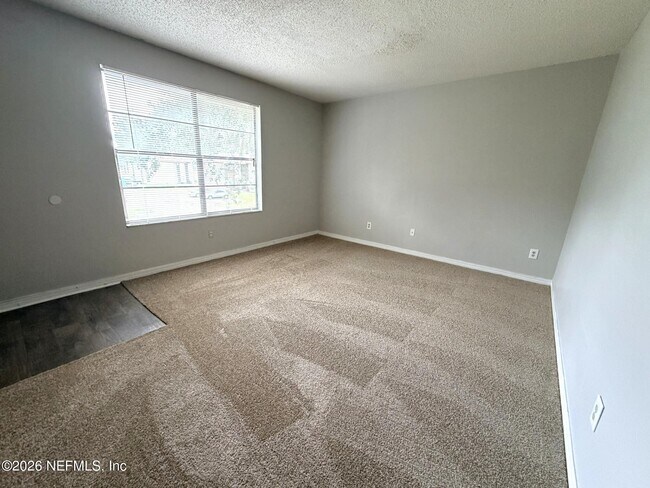 Building Photo - 460 Bentwood Ln