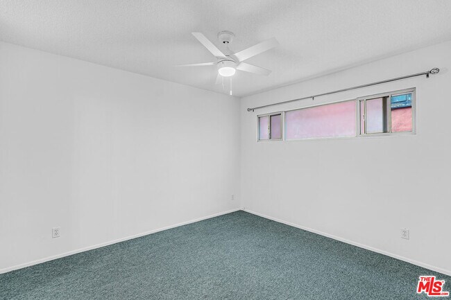 Building Photo - 1812 N Gramercy Pl