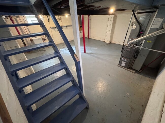 Building Photo - Updated 2-Bedroom 1-Bath House in Duquesne!!