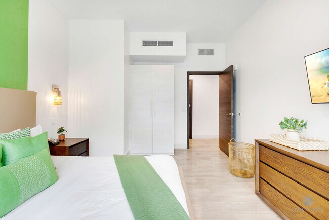 Building Photo - 777 N Ocean Dr