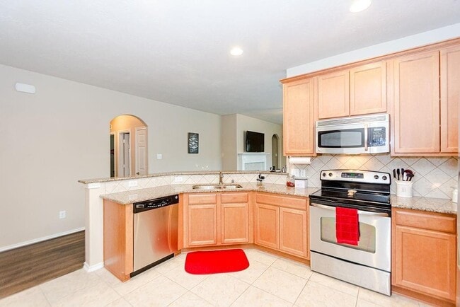 Building Photo - May Pine Court, Rosharon, TX 77583 - 4 BR 2 BA single-family home