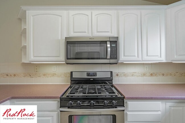 Building Photo - 3 Bedroom Home in Hurricane with Community Pool