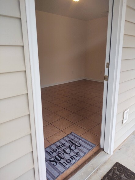 Entrance to living room - 247 Hereford Cir
