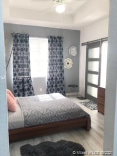 Building Photo - 1000 Pipers Cay Dr