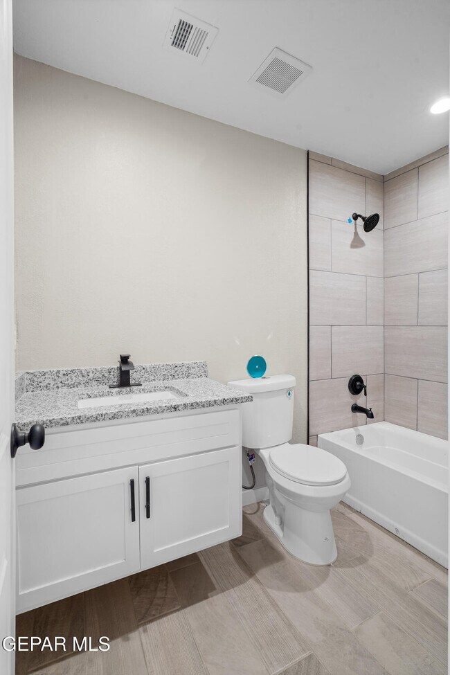 Building Photo - 11721 Valle Del Paseo Dr