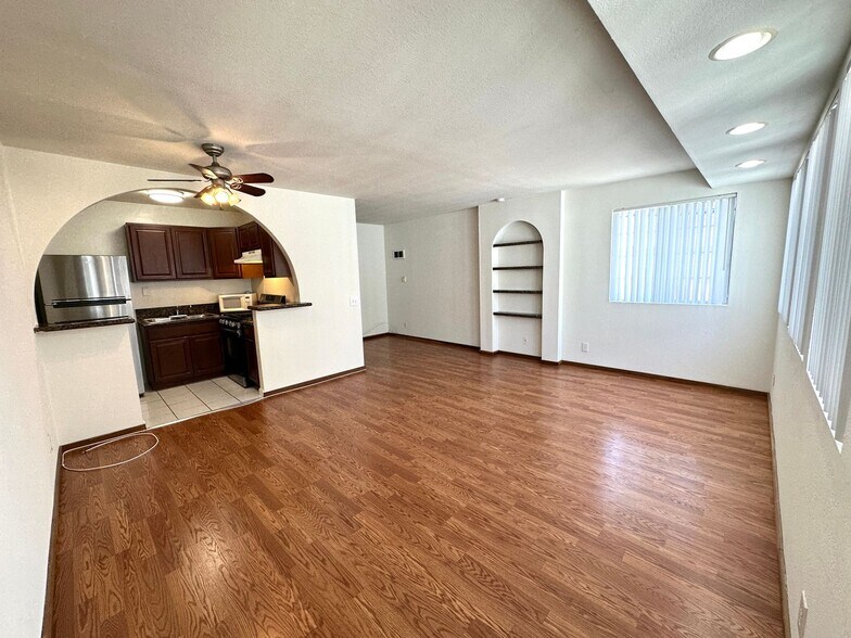 Building Photo - 12301-12307 Pacific Ave