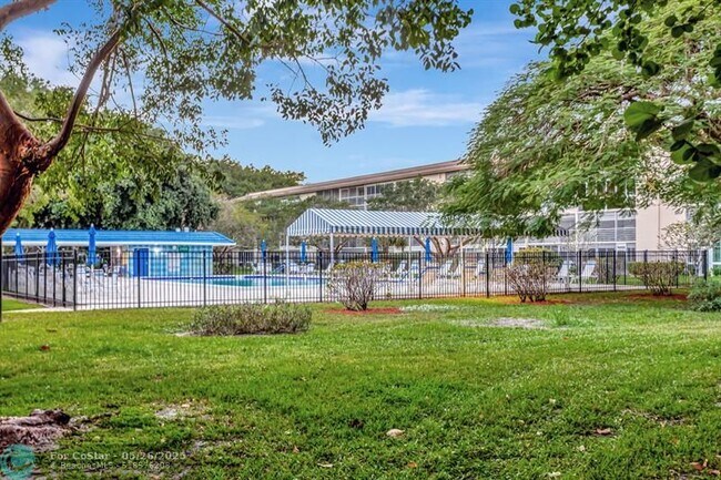 Building Photo - 2401 Antigua Cir
