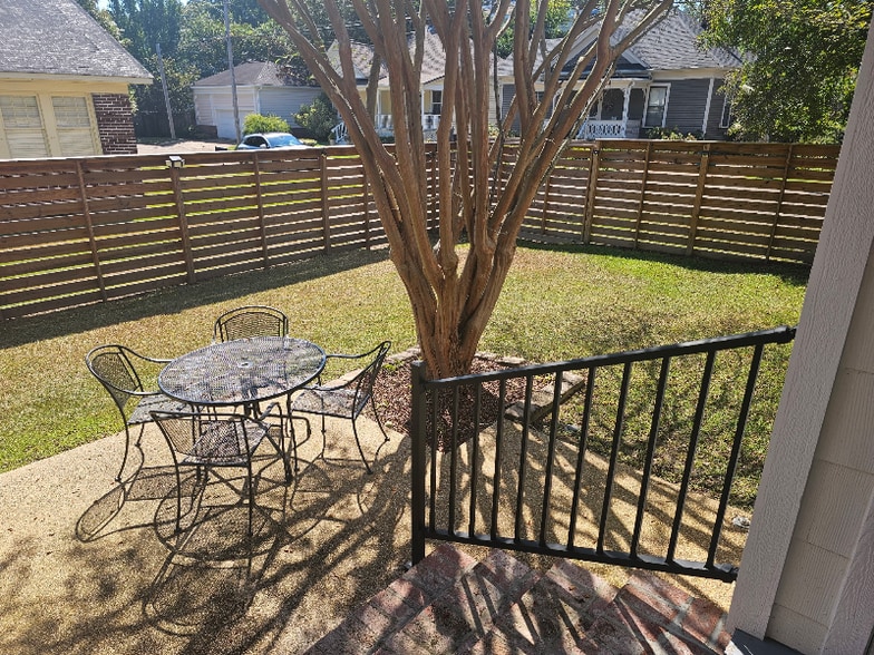 Building Photo - 417 1st St S