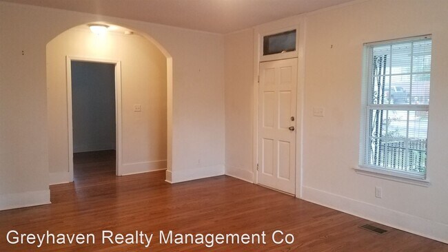 Building Photo - 3 br, 1 bath House - 701 N Market Street