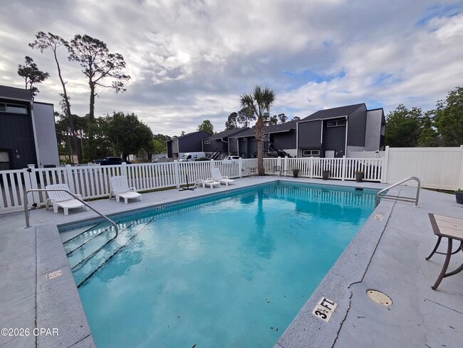 Building Photo - 7125 N Lagoon Dr