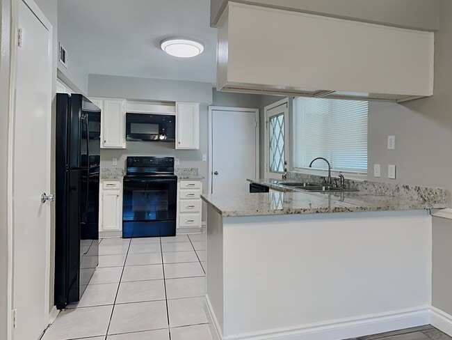 Building Photo - 22902 Summer Green Ln