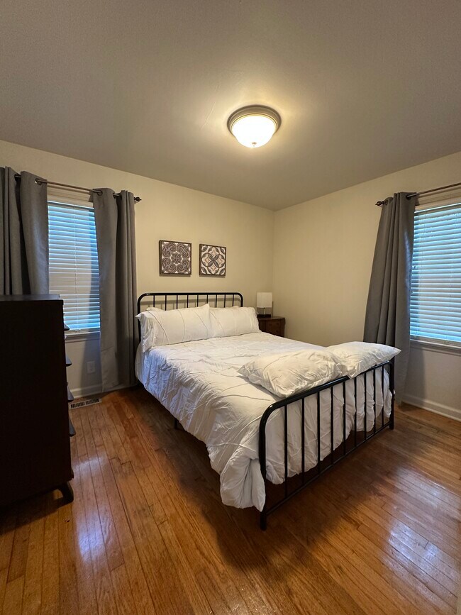 Building Photo - 2414 Fairmont Blvd