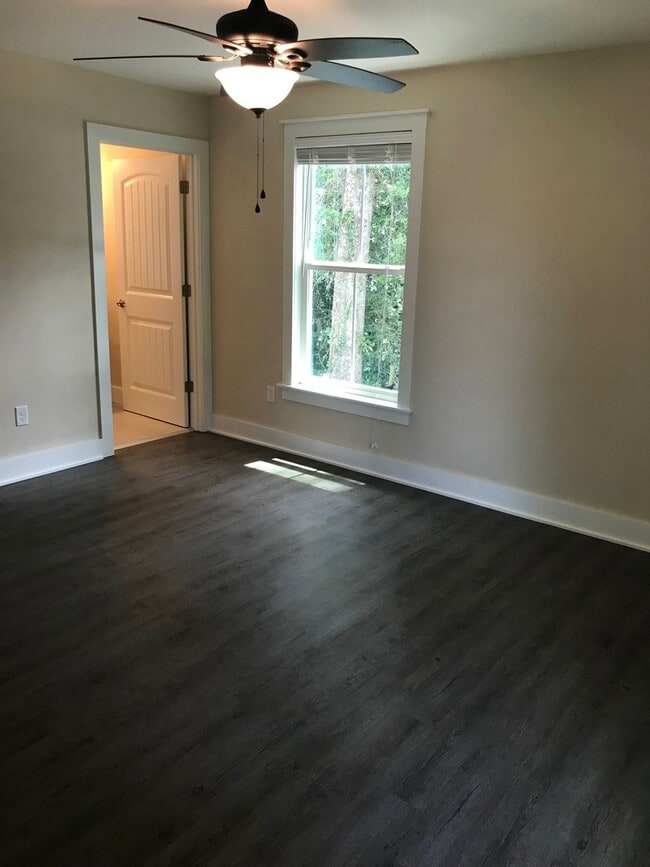 Building Photo - Newly Constructed Luxury 4 Bed / 4 Bath Bungalow Cottage with Extra Room and Bathroom