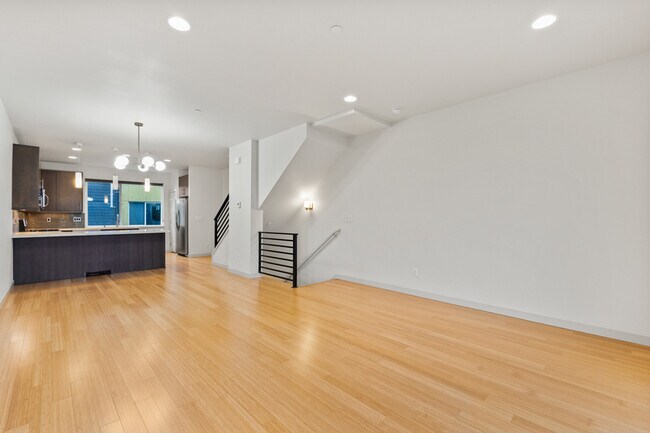 Building Photo - 1624 E Yesler Wy