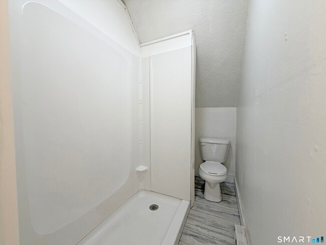 Building Photo - 21-23-23 George St