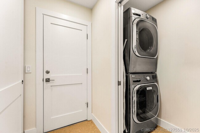 Building Photo - 1070 Marble Way