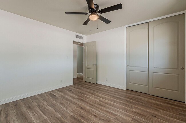 Building Photo - Three bedrooms and POOL in South Scottsdale!