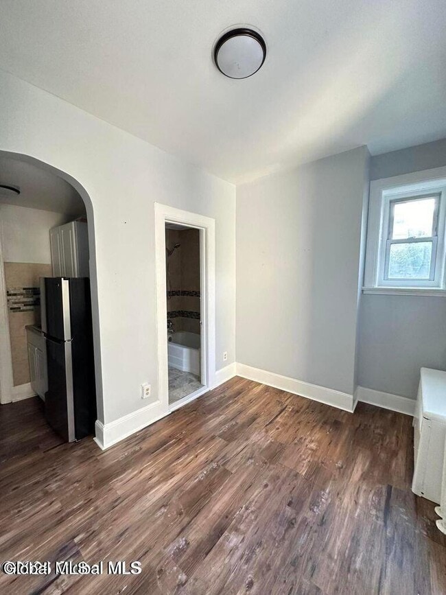 Building Photo - 51 Elm St