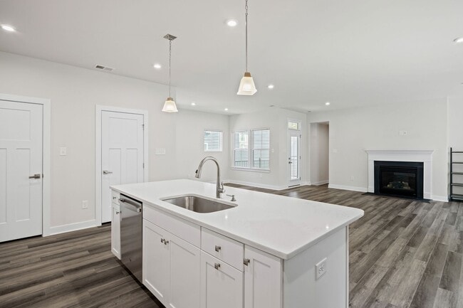 Building Photo - Beautiful 5 Bedroom Home with Attached In-...