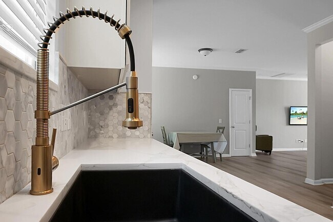 Building Photo - 243 Oglethorpe Cir