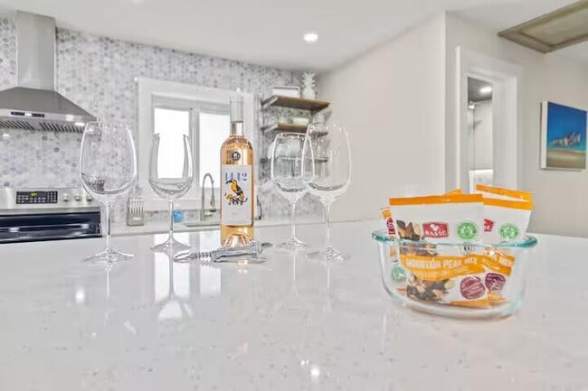 Building Photo - 322 NW 4th Ave