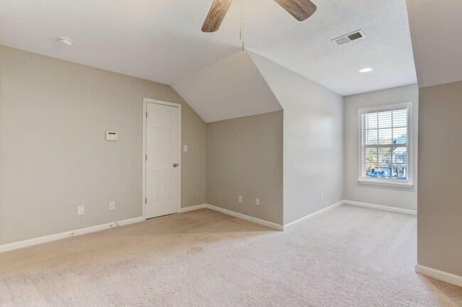 Building Photo - 35 Cambridge Oak Cir