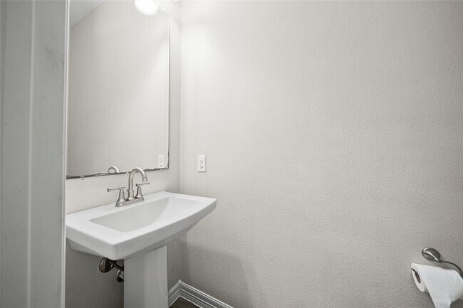 Building Photo - 2823 Maple Oak Ln