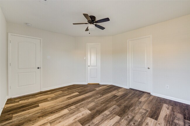 Building Photo - 8839 Hazel Rose Sky Dr