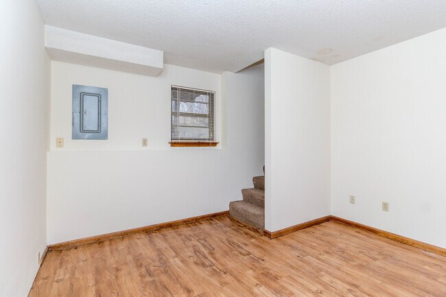 Building Photo - 1617-1619 Handley Place