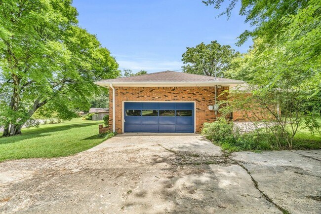Building Photo - 1315 Ruffwood Rd