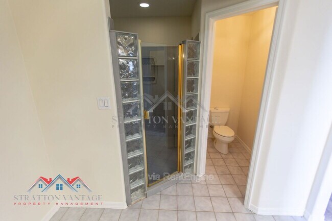 Building Photo - 4728 E Ron Rico Rd